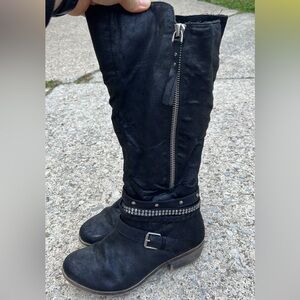 Black bejeweled women’s boots size 7.5